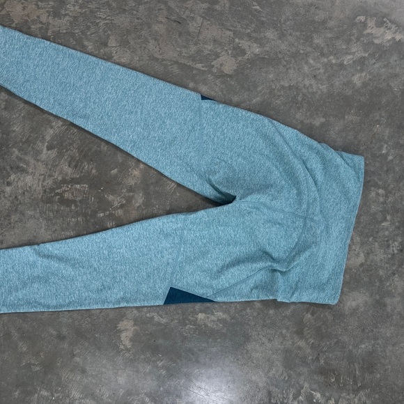 Outdoor Voices two tone leggings - Picture 3 of 7